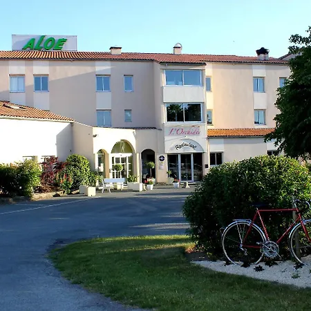 酒店 Logis Restaurant Aloe 莱塞比耶